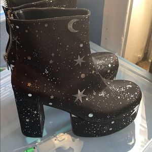 lyra platform boots